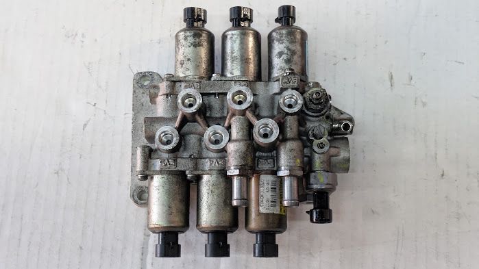 FERRARI ENZO OR 360 PARTS TRANSMISSION F1 SHIFT VALVE BODY 179533