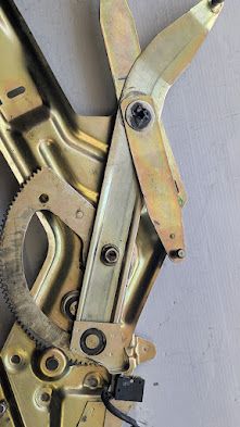 FERRARI 456 RIGHT DOOR ROLL UP WINDOW REGULATOR 66219000