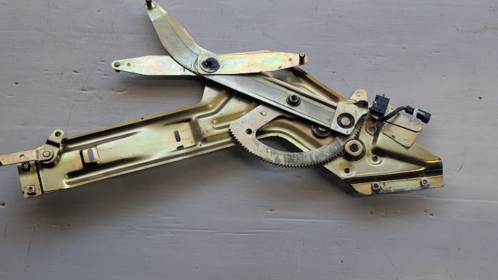 FERRARI 456 RIGHT DOOR ROLL UP WINDOW REGULATOR 66219000