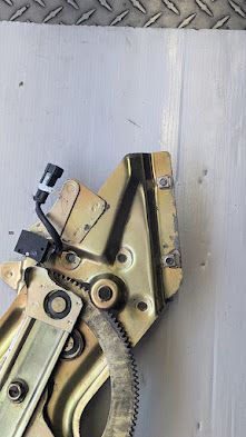 FERRARI 456 RIGHT DOOR ROLL UP WINDOW REGULATOR 66219000