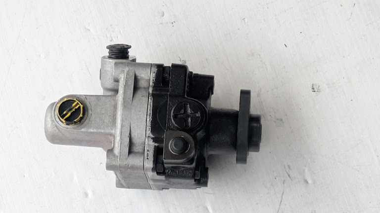 FERRARI 456M POWER steering pump  154512