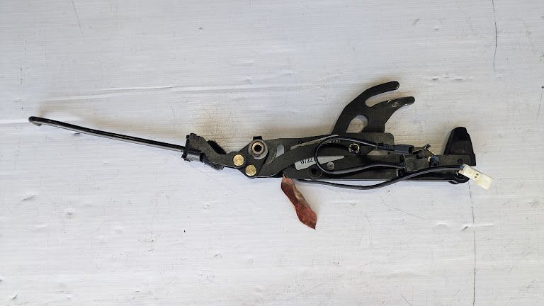 FERRARI 360 SPIDER PARTS LEFT CAPOTE CONVERTIBLE TOP LATCH 66462400
