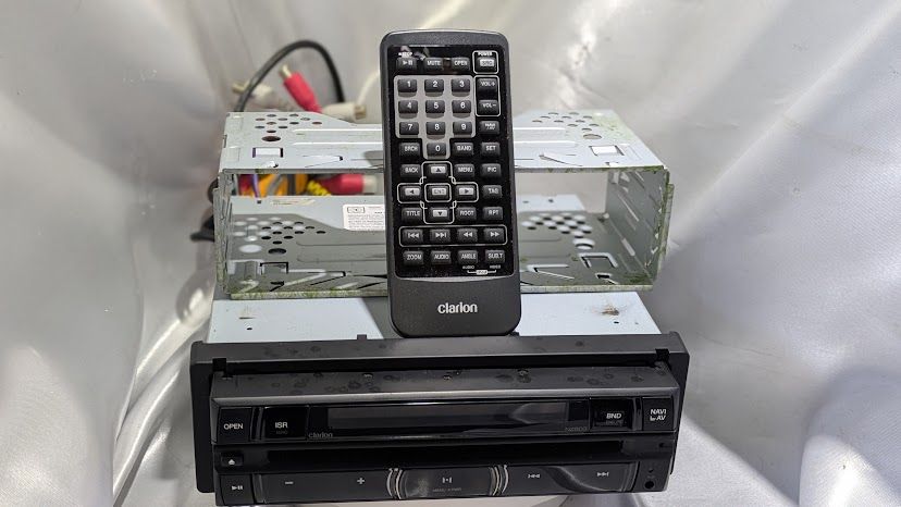 Clarion NZ503 WITH BLUETOOTH  TESTED W/ REMOTE AND PIGTAIL