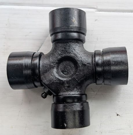ROLLS ROYCE SILVER SHADOW AXLE U JOINT UG14118