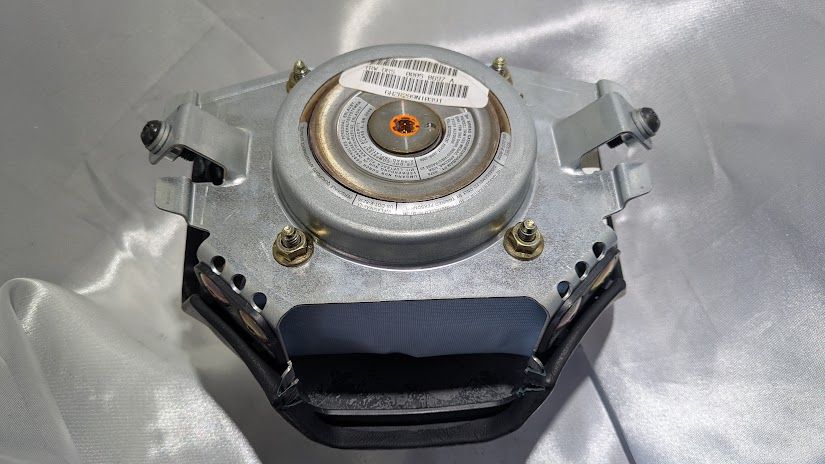 FERRARI  456M PARTS STEERING WHEEL center cover