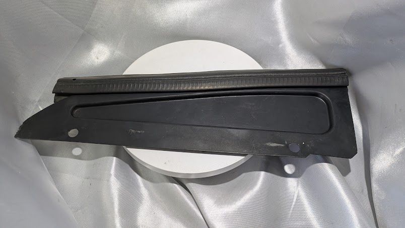 FERRARI 348 PARTS  RIGHT front lateral WHEELHOUSE MUD GUARD 62807700