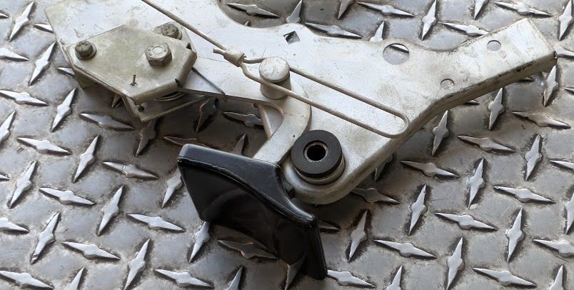ROLLS ROYCE SILVER SHADOW I II Bonett hood RELEASE BASE UB15537
