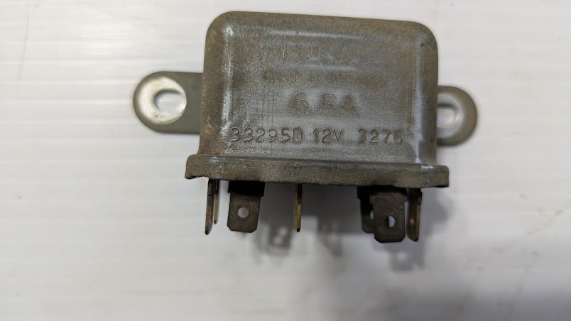 65 - 80 ROLLS ROYCE SILVER SHADOW LUCAS RELAY contact back bracket UD22452