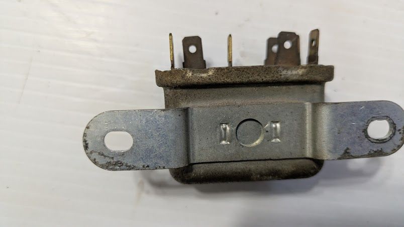 65 - 80 ROLLS ROYCE SILVER SHADOW LUCAS RELAY contact back bracket UD22452