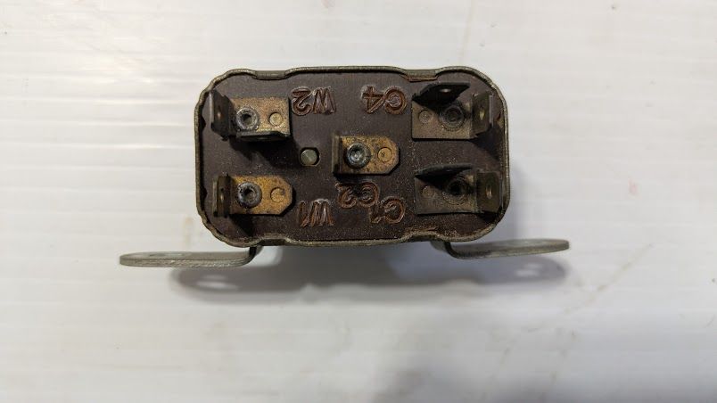 65 - 80 ROLLS ROYCE SILVER SHADOW LUCAS RELAY contact back bracket UD22452