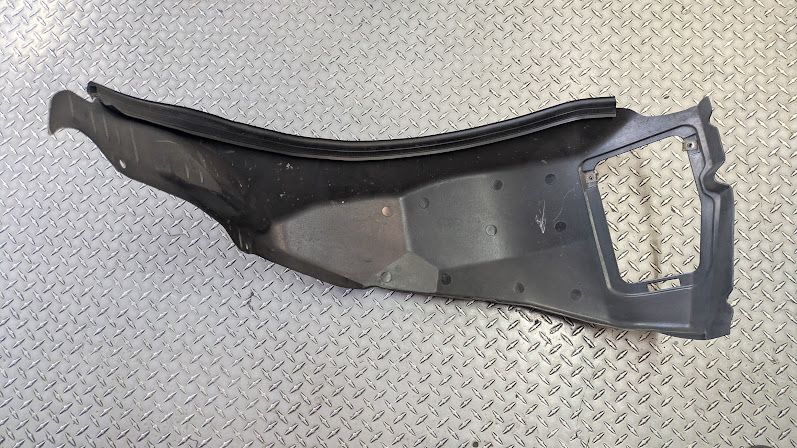 FERRARI 360 SPIDER PARTS RIGHT FRONT WHEEL MUD COVER 65536700 PRE OWNED