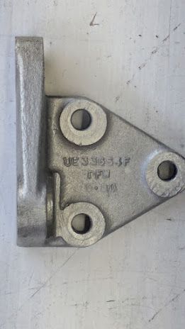 ROLLS ROYCE SILVER SPIRIT SPUR SHADOW  65 TO 87 AIR  COMPRESSOR REAR MOUNTING BRACKET UE33664