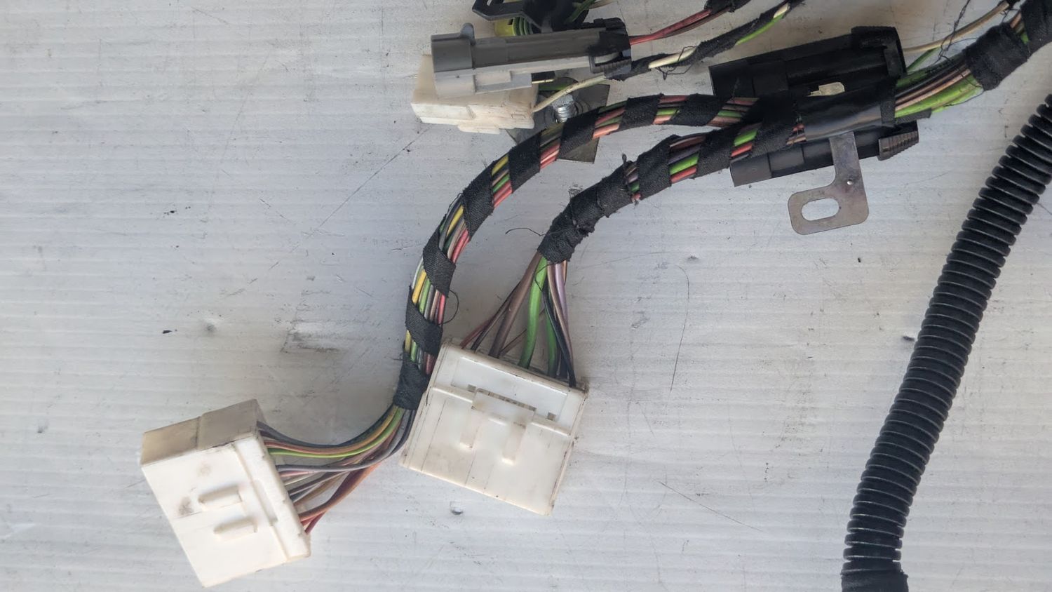 FERRARI 360 ENGINE COMPARTMENT  WIRING 200845