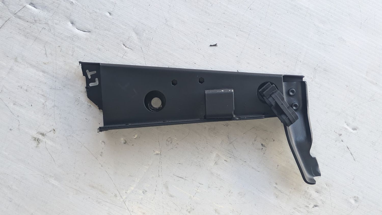 FERRARI 360 SPIDER PARTS LH SIDE BRACKET 67083611