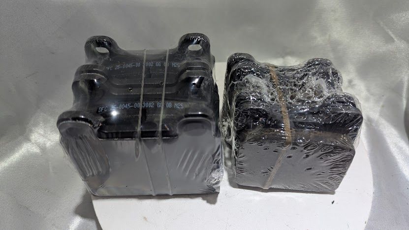 FERRARI 308 GTSi USA PARTS FRONT AND REAR BRAKE PADS NEW 108133 108134