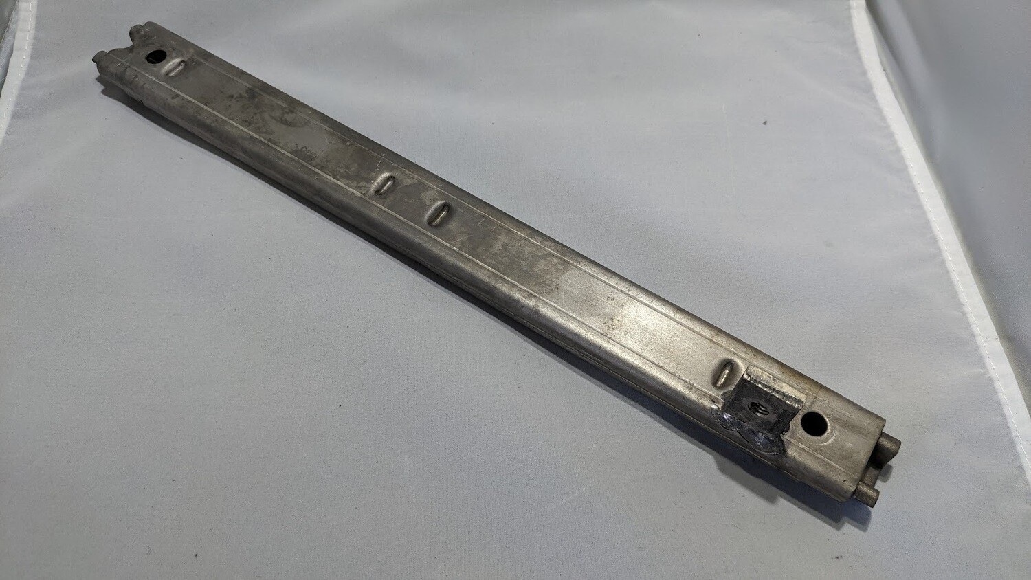 FERRARI 308 GTSi  INTERIOR RIGHT SEAT  SLIDING TRACK 60147402