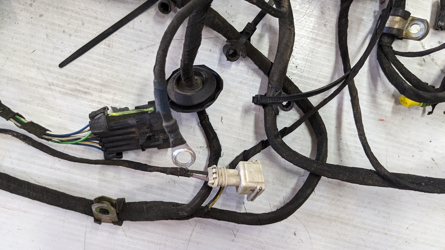 FERRARI 360 SPIDER PART, FRONT WIRING HARNESS WITH FUSE BOX 183347