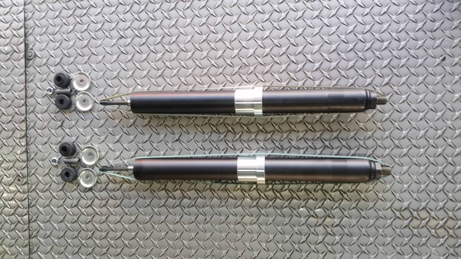 2 Rolls Royce Silver Spur Corniche FRONT shocks absorber damper PAIR 81 to 89 UR71744
