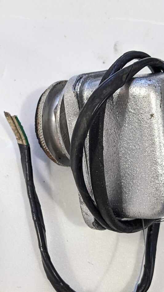 ROLLS ROYCE SILVER SHADOW KICK DOWN SWITCH AND NUT UR19521