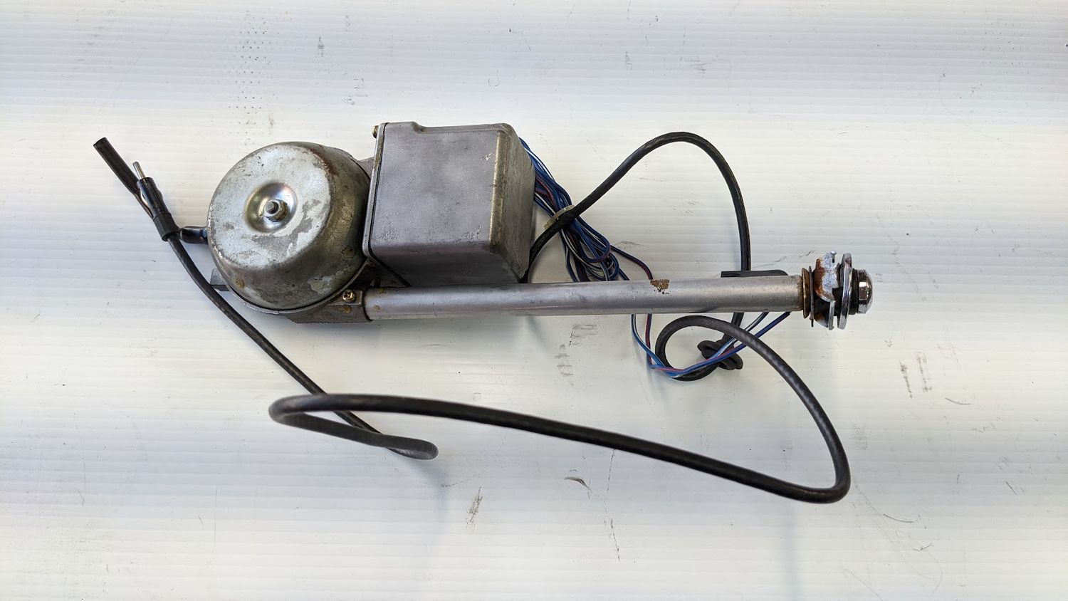 FERRARI 308 GTSi SEMI AUTOMATIC ANTENNA