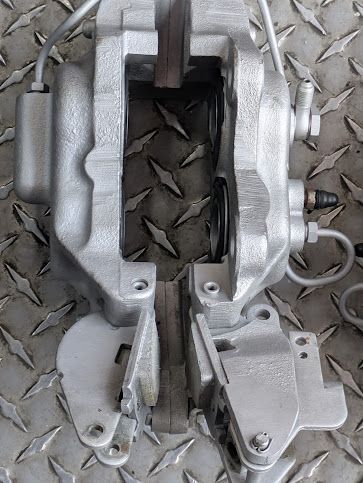 70 TO 80 ROLLS ROYCE SILVER SHADOW CORNICHE rear BRAKE CALIPER REBUILD SET