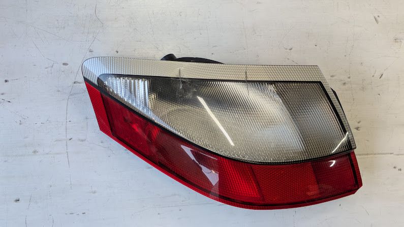 99-05 OEM Porsche Carrera 911 996 Rear left   Stop Brake Tail Light