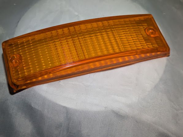 PORSCHE  911 PART TURN SIGNAL LIGHT LENS 911 631 916 00