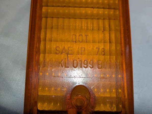 PORSCHE  911 PART TURN SIGNAL LIGHT LENS 911 631 916 00