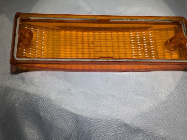 PORSCHE  911 PART TURN SIGNAL LIGHT LENS 911 631 916 00