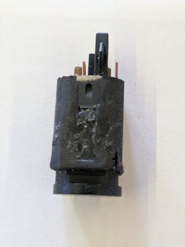 FERRARI 456 PARTS FUEL RELEASE BUTTON SWITCH  157480