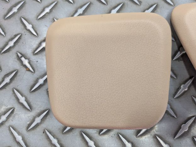 FERRARI  456M REAR SEAT BELT BOLT COVER ON LEATHER CREAM
