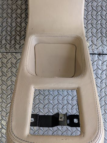 FERRARI  456M REAR SEAT CENTER CONSOLE  ON LEATHER CREAM