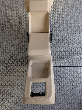 FERRARI  456M REAR SEAT CENTER CONSOLE  ON LEATHER CREAM