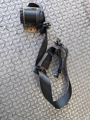 FERRARI 456 REAR SEAT BELT SPOOL AND BUCKLE 64999800
