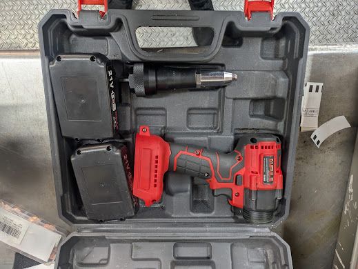 ELECTRIC BY BATTERY POWER POP RIVET GUN CABINET1
