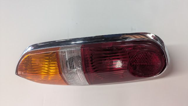 ROLLS ROYCE CORNICHE SILVER SHADOW II  PART TAIL LIGHT   UD17066 USA