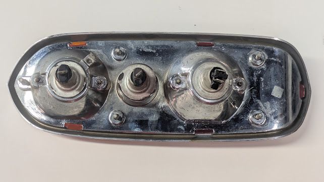 ROLLS ROYCE CORNICHE SILVER SHADOW II  PART TAIL LIGHT   UD17066 USA