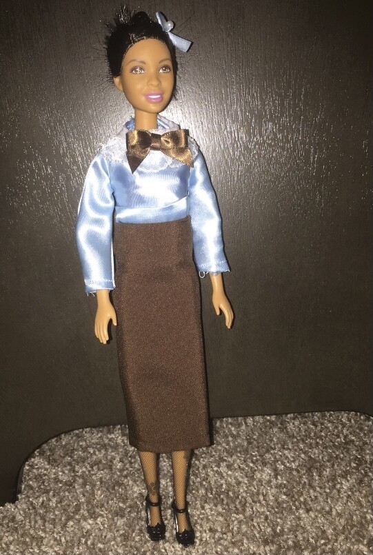  Floor member doll