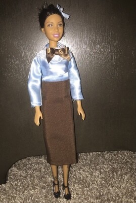  Floor member doll