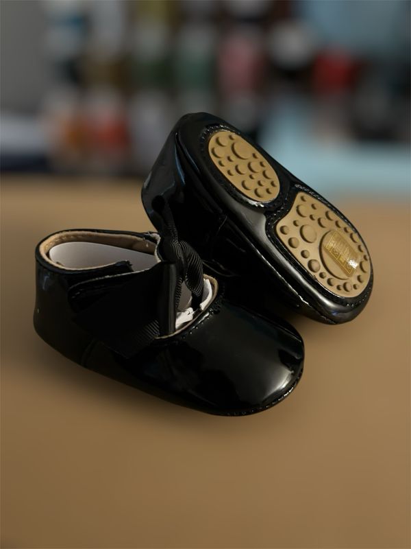 Infant girls black patent leather shoes fits 6-12 months