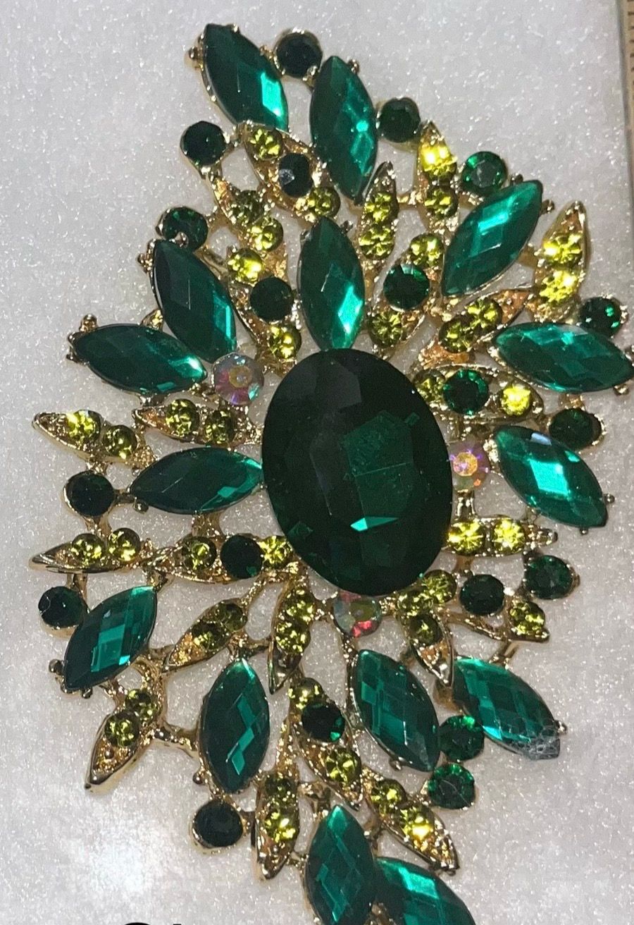 Green Brooch Pin