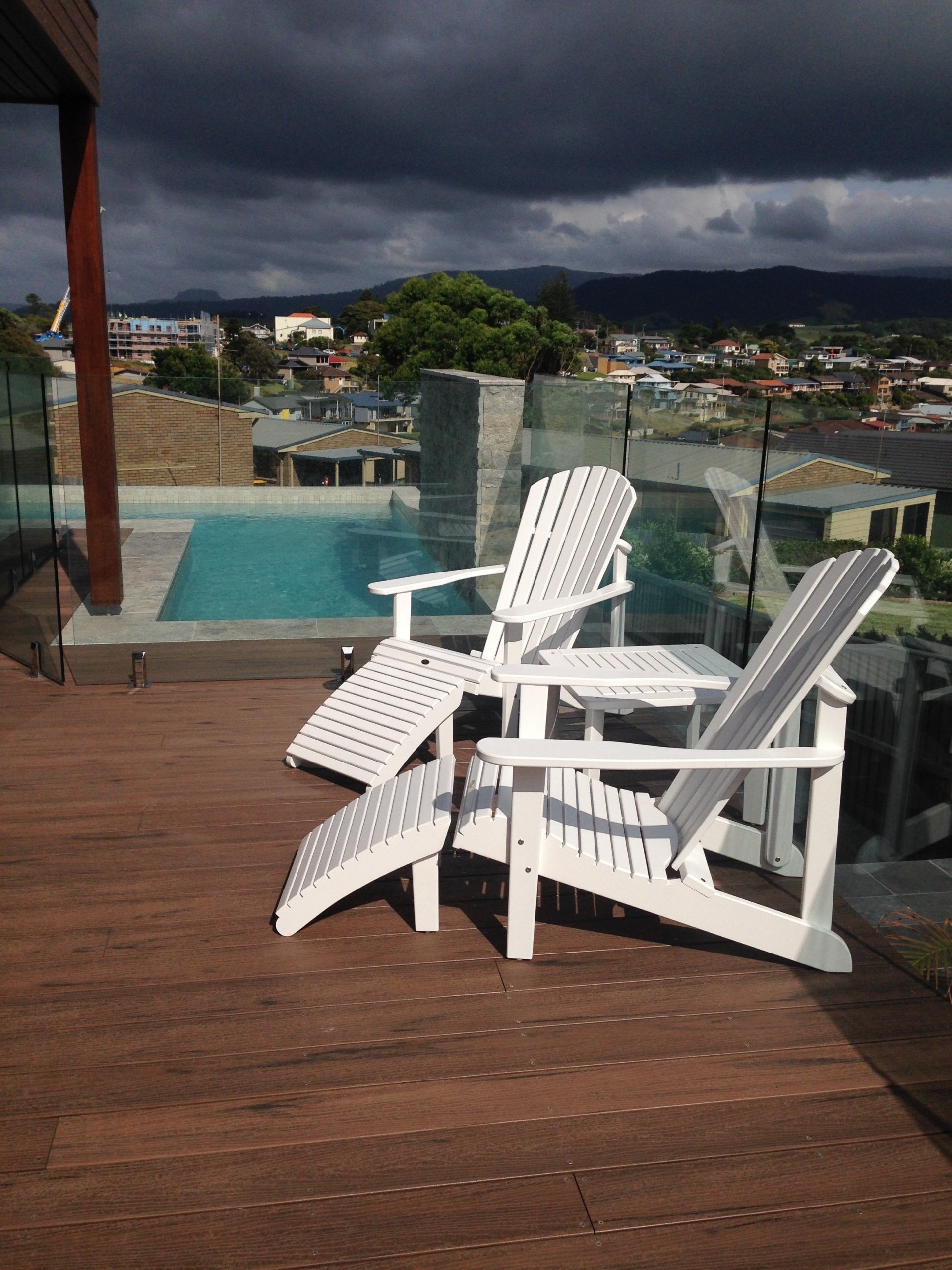 Fan-Back Deck Chair White