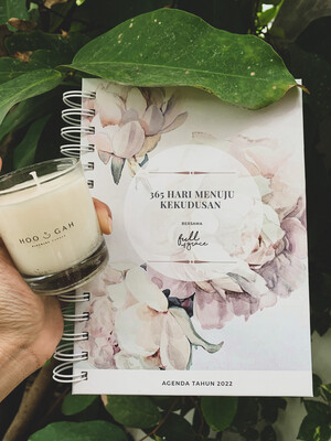 BUNDLING Planner 2022 + Lilin Doa Aromatherapy Candle by Hoogah Candle