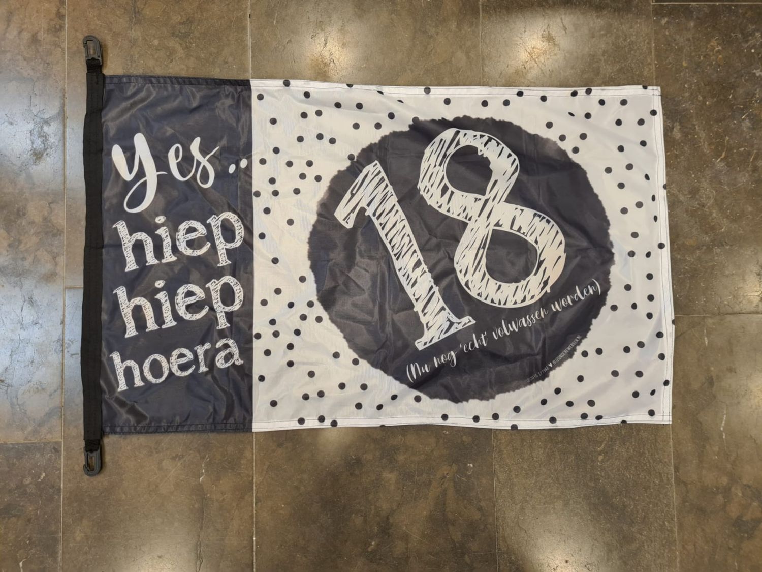 Vlag hiep hiep hoera 18 jaar