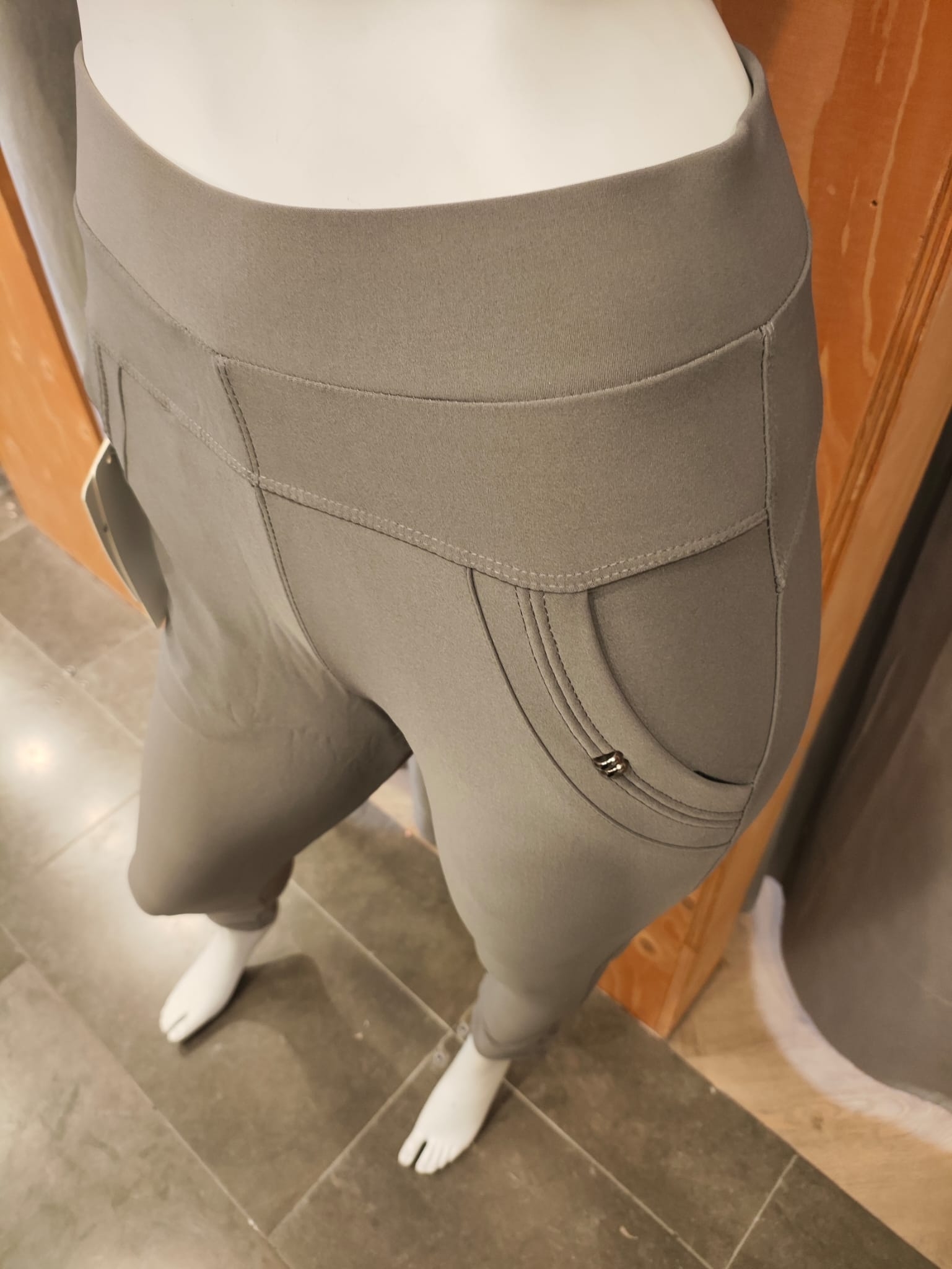 SALE  comfortbroek kleur donker grijs (maten)