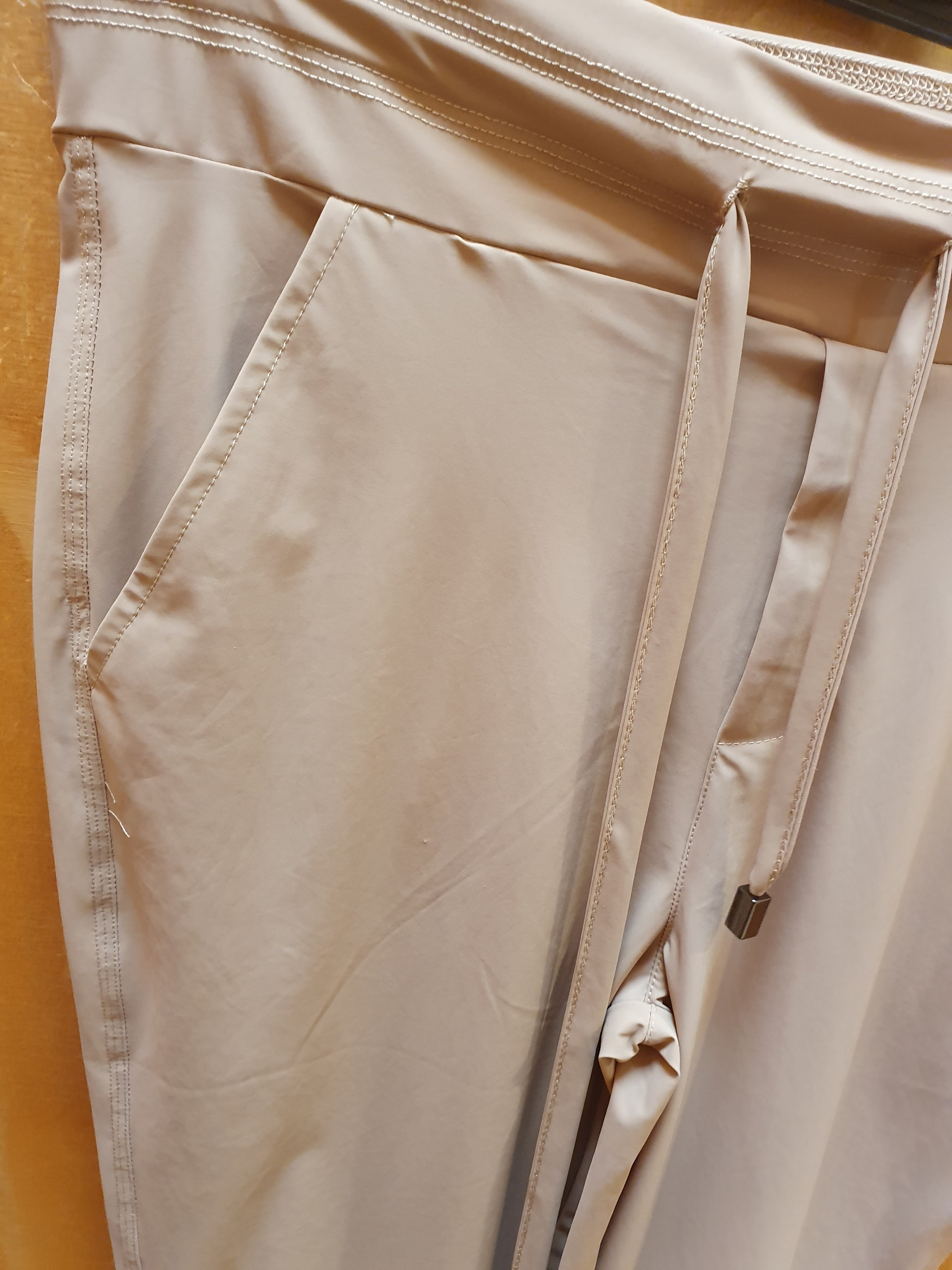 SALE Travelstof broek Red Brown van Mooij maat S en L