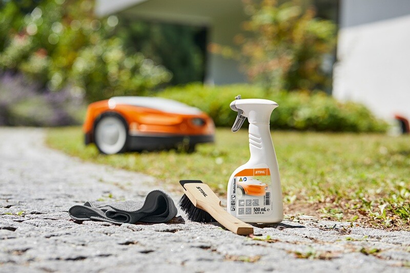 STIHL Care &amp; Clean Kit iMOW