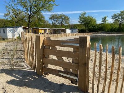 Zelfsluitende poort