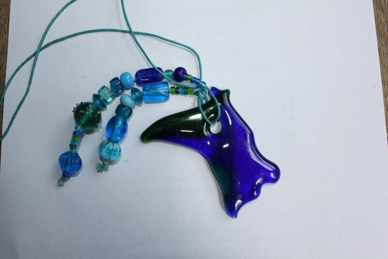 Hanger blauw glas met kralen