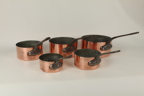 Set of 5 Nested Sauce Pans